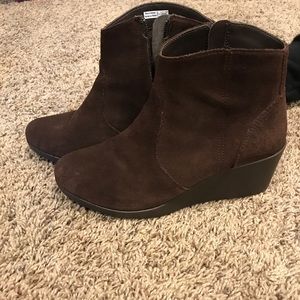 Women's wedge booties